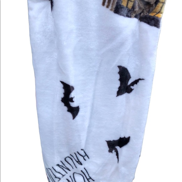 New Rae Dunn HOME SWEET HAUNTED HOME throw blanket - Picture 4 of 4